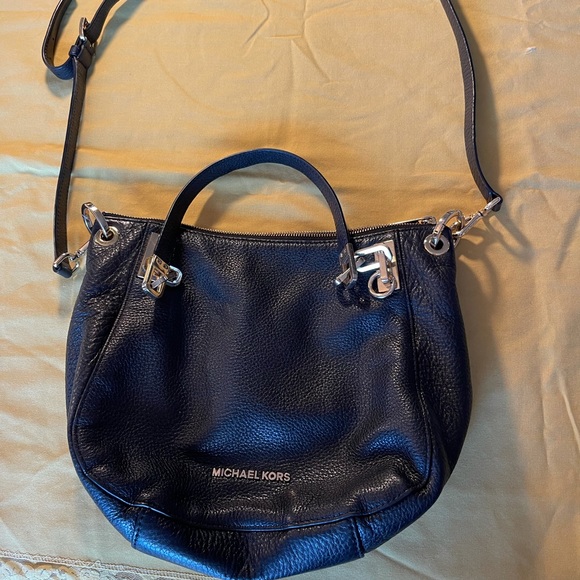 Black Michael Kors purse - Picture 9 of 14